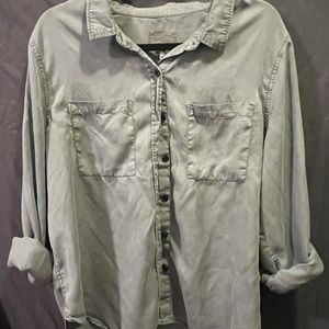 Olive green button down with 3/4 sleeve tie ups